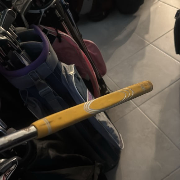 US kids Golf Putter In Rh
520 - Picture 6 of 10